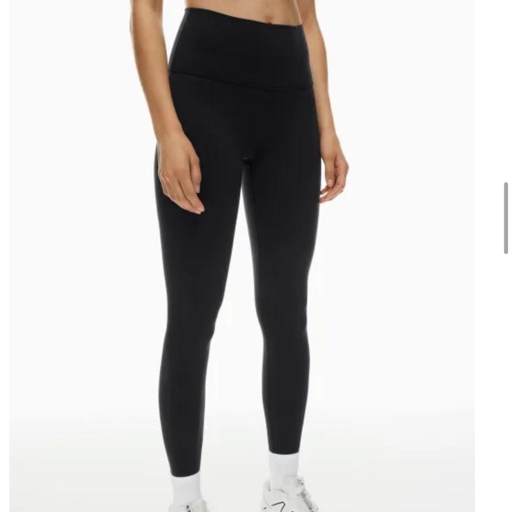 TNA Black cheeky High-Rise Legging